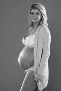 Gravidfoto i studio, gravid tjej
